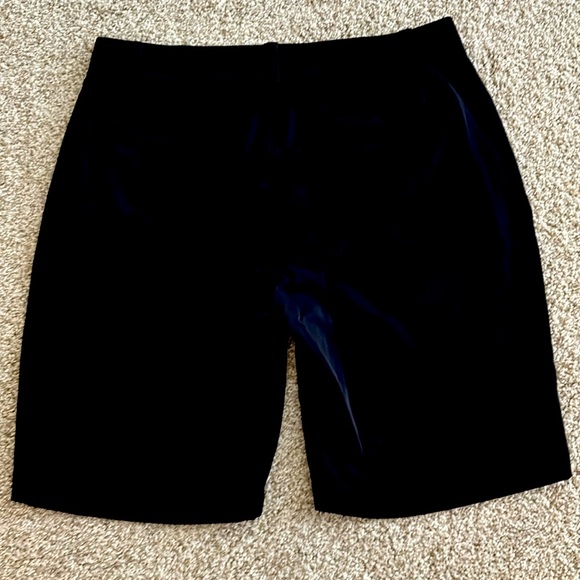 Men’s Under Armour Sz 36 Black Shorts - Picture 2 of 4